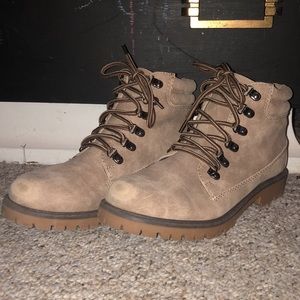 Tan fashion work boots